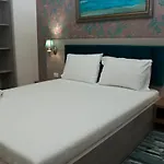 2 Moonlight Vega Mamaia