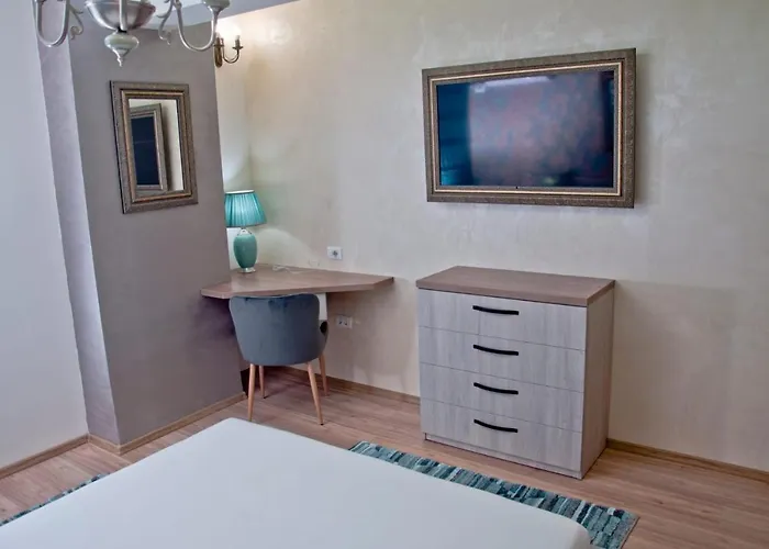 2 Moonlight Vega مامايا